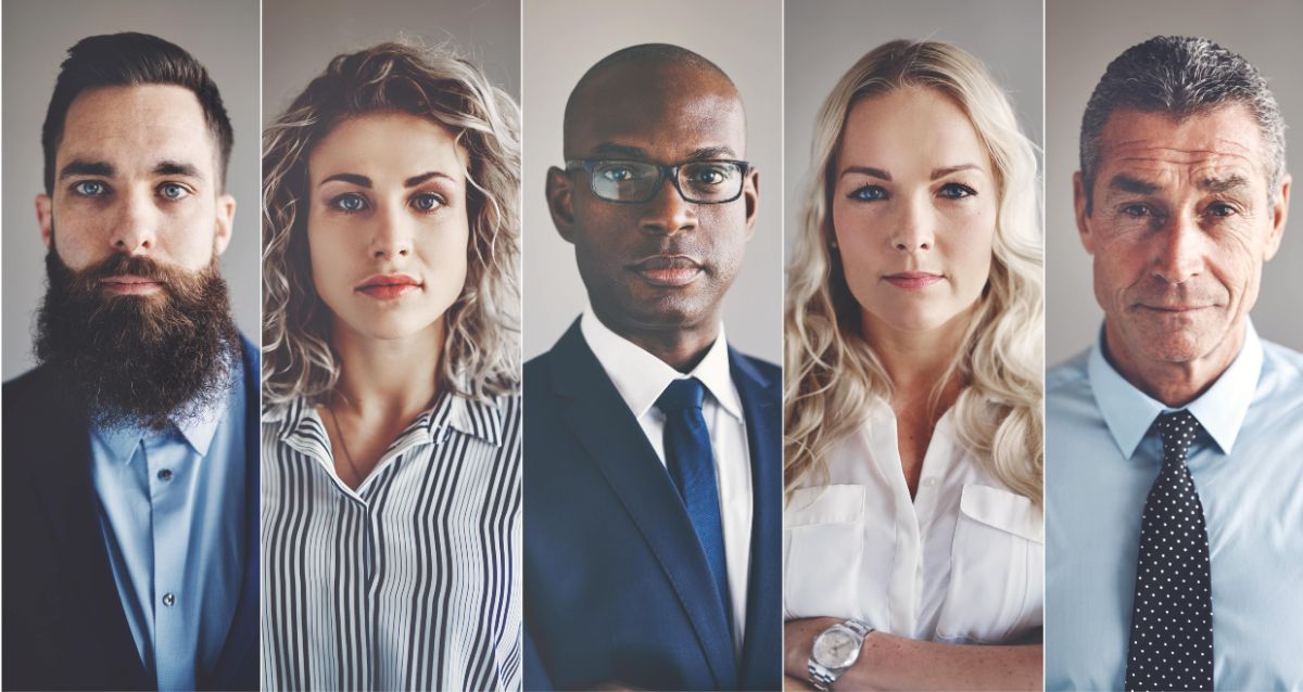 Imprenditori e professionisti in posa per profilo social